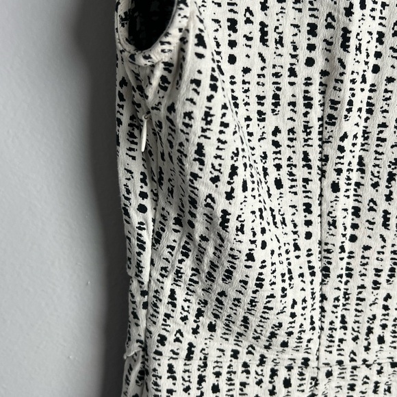 Josie Natori Beautiful Women Dress- 8 - Picture 5 of 9